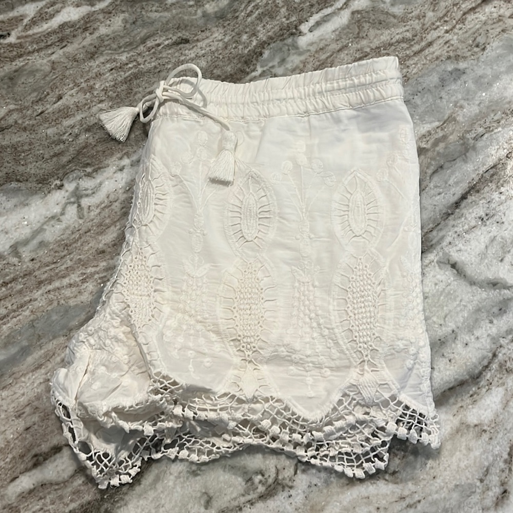 LOFT White Lacy Elastic Waist Short